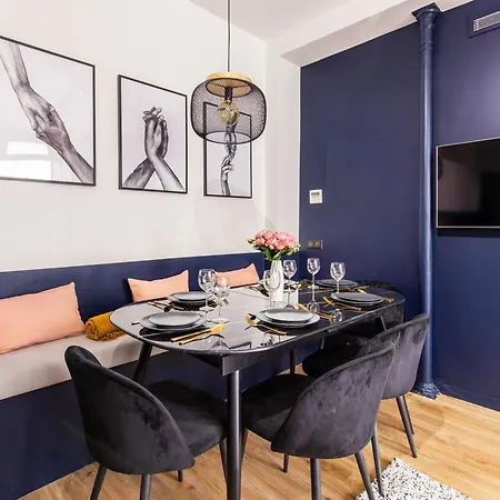 Spacious Apartment- 2br-6p - Porte Saint-denis * Париж