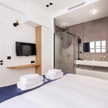 Spacious Apartment- 2br-6p - Porte Saint-denis *