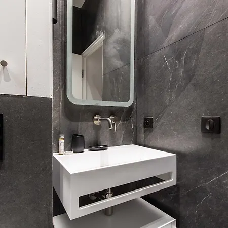 Spacious Apartment- 2br-6p - Porte Saint-denis شقة باريس